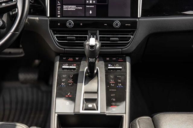 2023 Porsche Macan T