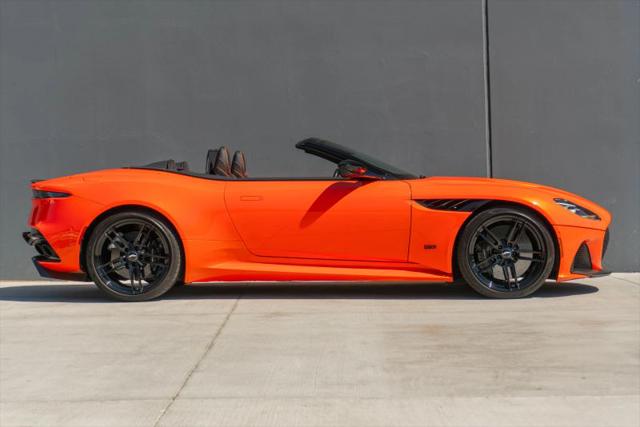 2023 Aston Martin DBS Volante