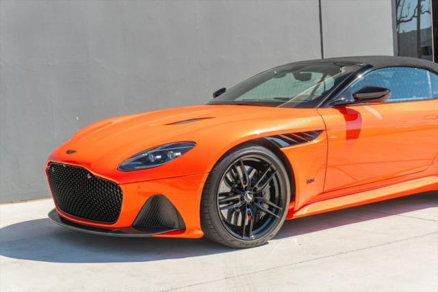 2023 Aston Martin DBS Volante