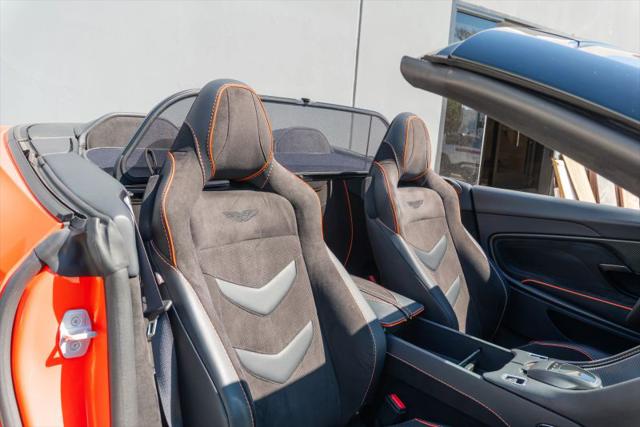 2023 Aston Martin DBS Volante