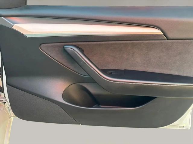 2021 Tesla Model 3 Standard Range Plus Rear-Wheel Drive