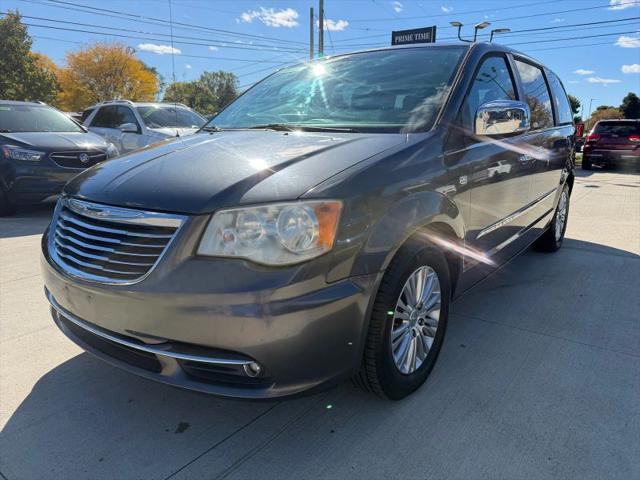 2014 Chrysler Town & Country Touring-L 30th Anniversary for sale in Farmington Hills, MI