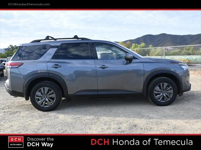 2025 Nissan Pathfinder SV FWD