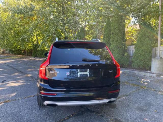 2017 Volvo XC90 T6 Momentum
