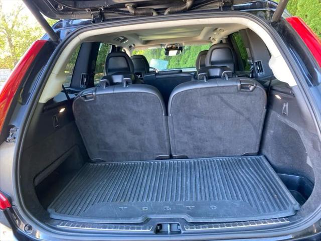 2017 Volvo XC90 T6 Momentum