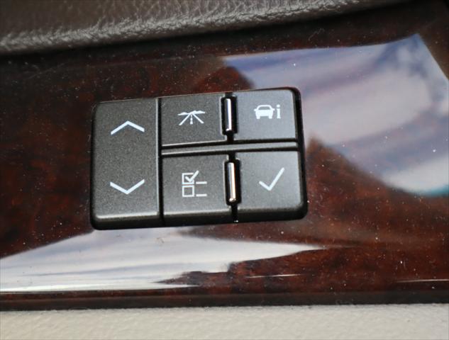 2011 Cadillac DTS Premium Collection