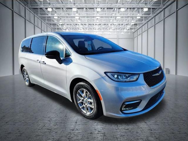 2024 Chrysler Pacifica Touring L 2024 Chrysler Pacifica Touring L
