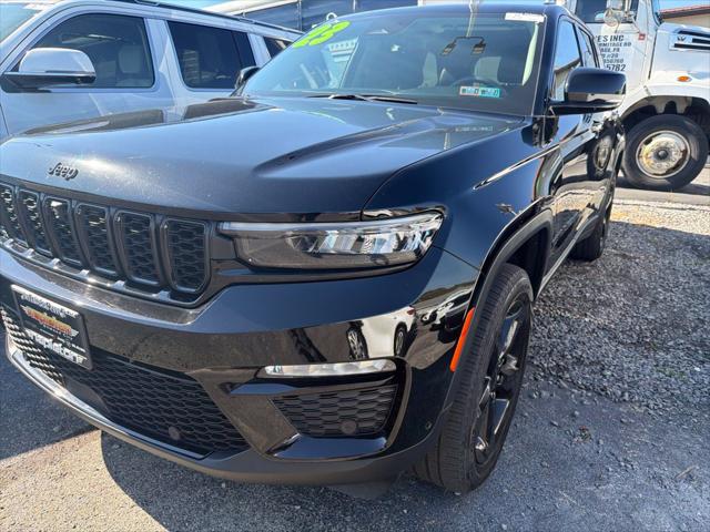 2023 Jeep Grand Cherokee Limited 4x4 2023 Jeep Grand Cherokee Limited 4x4