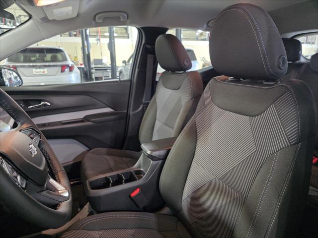2027 Chevrolet Bolt LT FWD