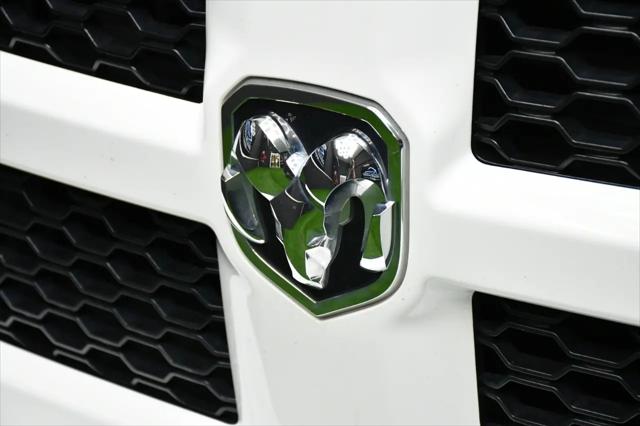 2017 Ram 1500 Express Crew Cab 4x4 57 Box