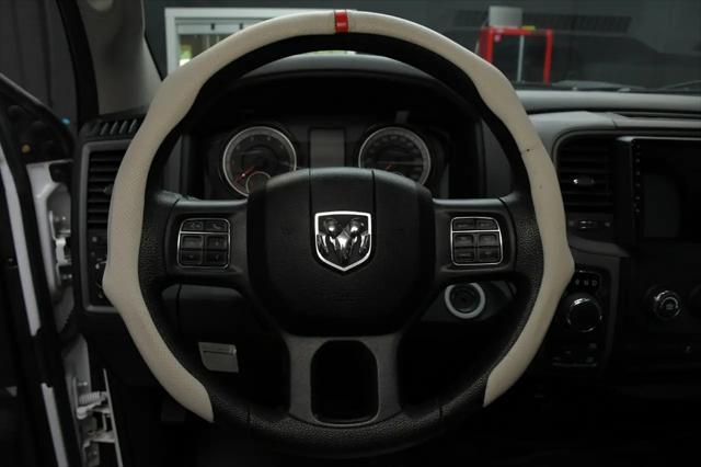 2017 Ram 1500 Express Crew Cab 4x4 57 Box