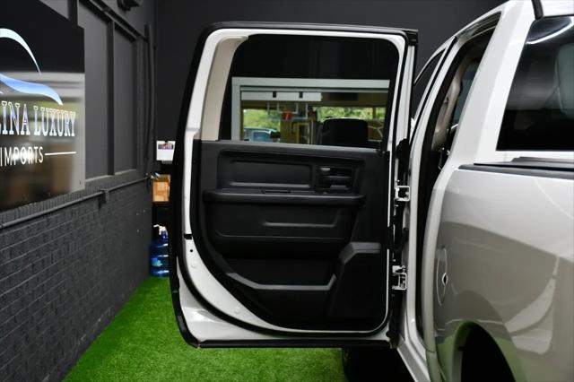 2017 Ram 1500 Express Crew Cab 4x4 57 Box