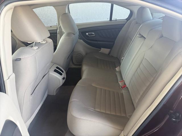 2010 Ford Taurus SE