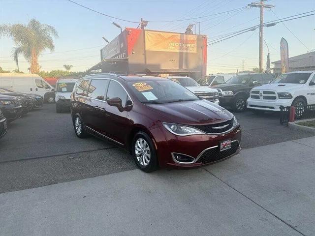 2018 Chrysler Pacifica Touring L for sale in South Gate, CA