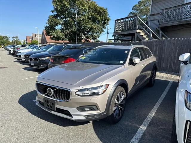2025 Volvo V90 Cross Country Plus, B6 AWD Gas mild hybrid for sale in Hyannis, MA