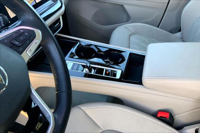 Used 2025 Volkswagen Atlas 2.0T SEL Premium R-Line For Sale in Lubbock, TX