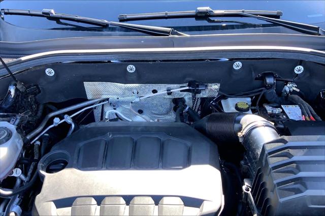 Used 2025 Volkswagen Atlas 2.0T SEL Premium R-Line For Sale in Lubbock, TX