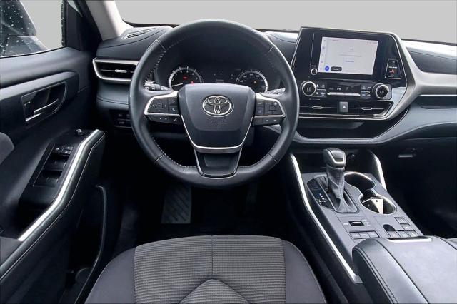 Used 2025 Toyota Highlander LE For Sale in Lubbock, TX