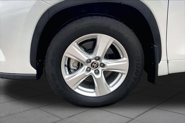 Used 2025 Toyota Highlander LE For Sale in Lubbock, TX
