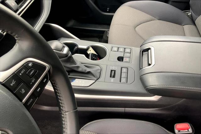 Used 2025 Toyota Highlander LE For Sale in Lubbock, TX