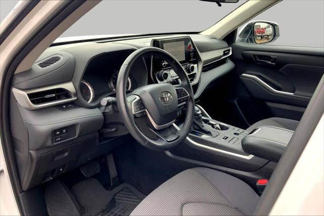 Used 2025 Toyota Highlander LE For Sale in Lubbock, TX