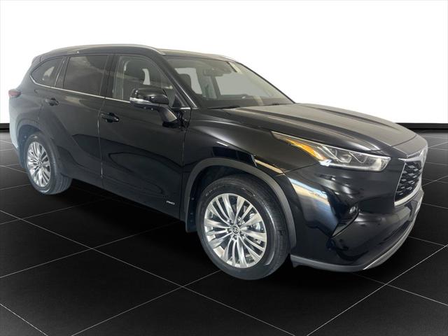 2026 Toyota Highlander Hybrid Platinum