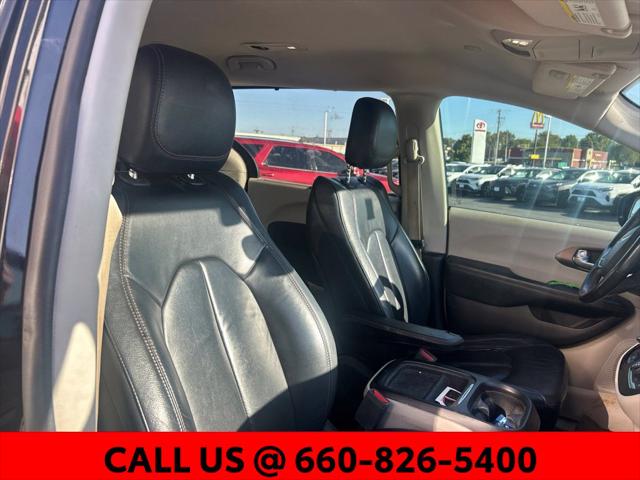 2017 Chrysler Pacifica Touring-L
