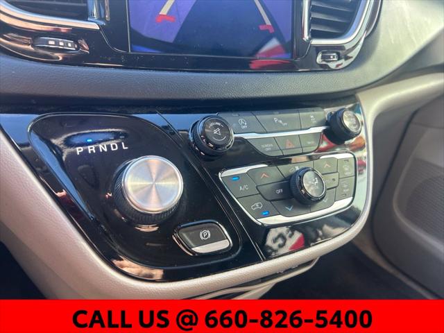 2017 Chrysler Pacifica Touring-L