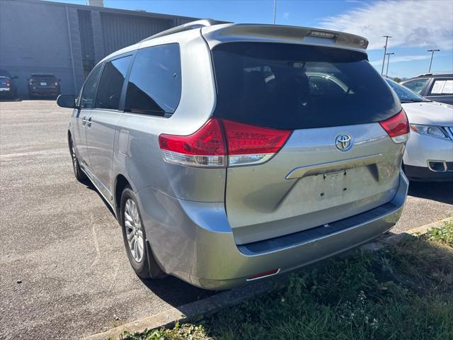 2014 Toyota Sienna XLE V6 8 Passenger
