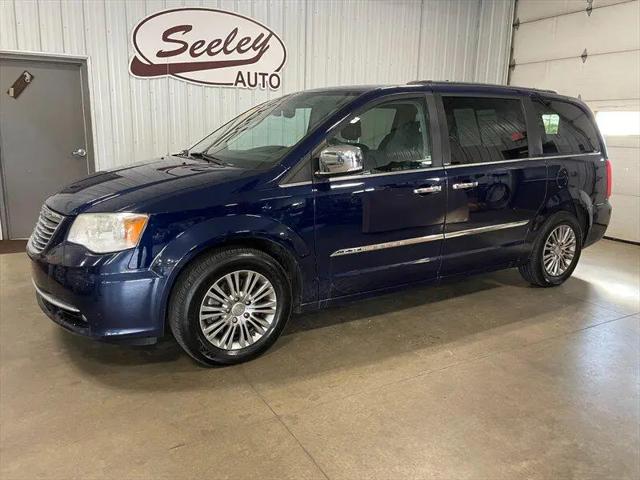 2014 Chrysler Town & Country Touring-L for sale in St Louis, MI