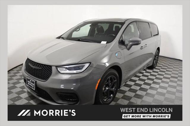2022 Chrysler Pacifica Hybrid Limited for sale in Minneapolis, MN