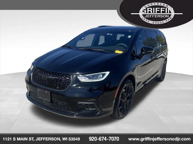2025 Chrysler Pacifica Limited AWD for sale in Jefferson, WI