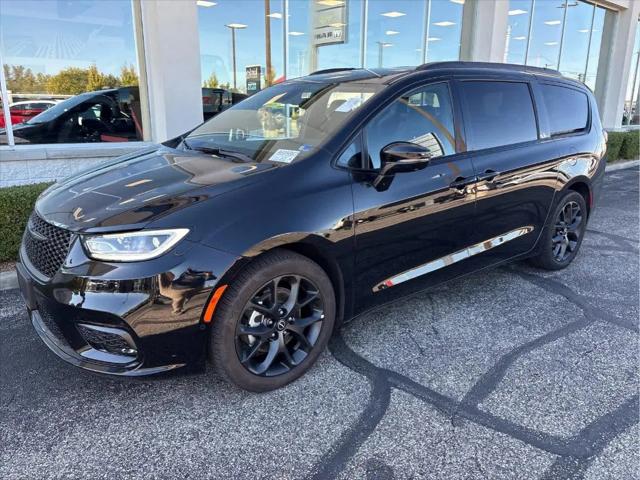 2026 Chrysler Pacifica Select for sale in Greenwood, IN