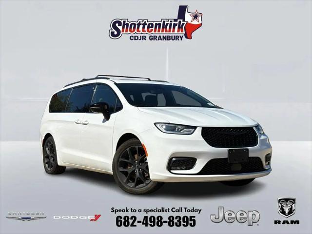 2025 Chrysler Pacifica Limited for sale in Granbury, TX