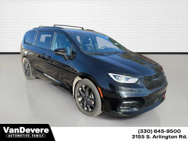 2023 Chrysler Pacifica Touring L AWD for sale in Akron, OH