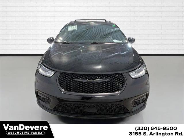 2023 Chrysler Pacifica Touring L AWD for sale in Akron, OH