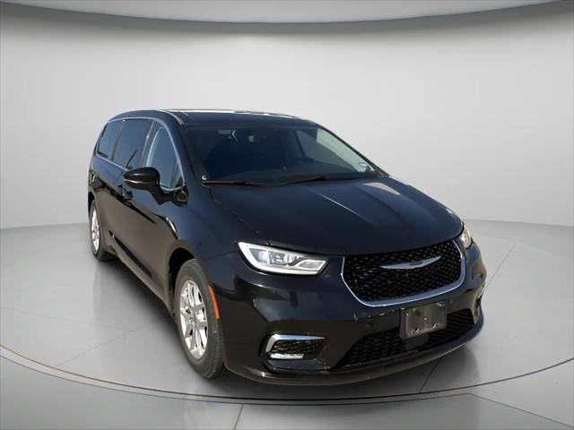 2023 Chrysler Pacifica Touring L for sale in Chillicothe, MO