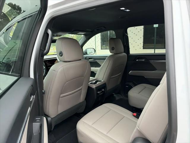2026 GMC Acadia Elevation FWD