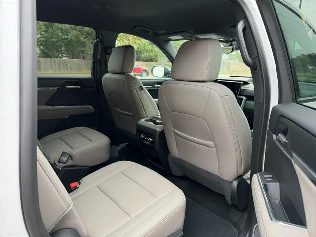 2026 GMC Acadia Elevation FWD