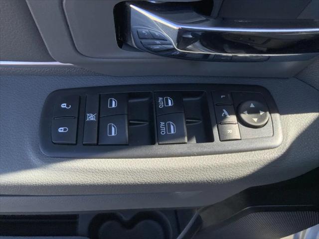 2017 Ram 1500 Big Horn Crew Cab 4x4 57 Box