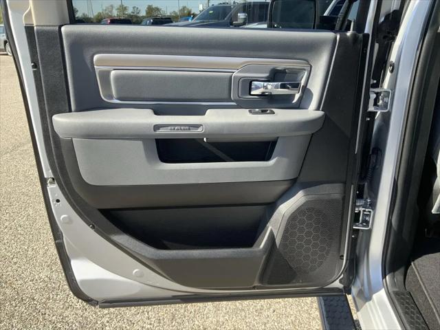 2017 Ram 1500 Big Horn Crew Cab 4x4 57 Box