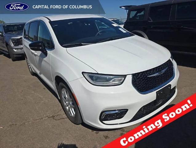 2025 Chrysler Pacifica Select for sale near Columbus, OH