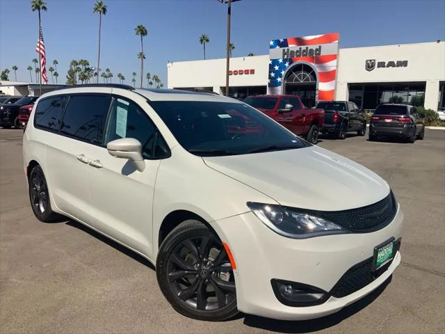 2020 Chrysler Pacifica Limited for sale in Bakersfield, CA