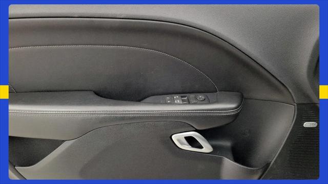 2016 Dodge Challenger SXT Plus