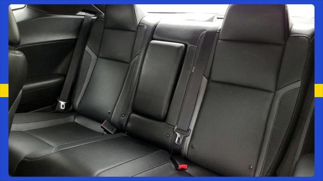2016 Dodge Challenger SXT Plus