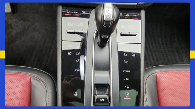 2023 Porsche Macan Macan