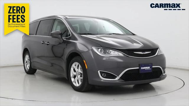 2020 Chrysler Pacifica Touring for sale in Waukesha, WI