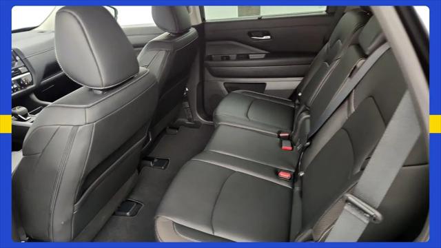 2025 Nissan Pathfinder SL FWD