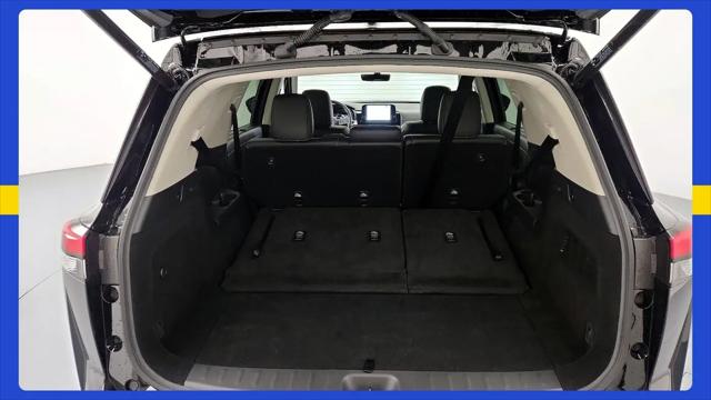 2025 Nissan Pathfinder SL FWD