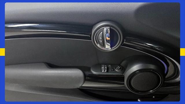 2023 MINI SE Hardtop Cooper Signature